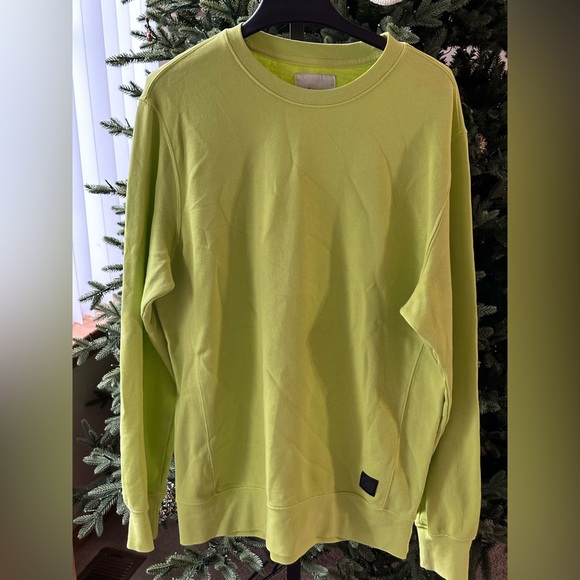 American Eagle Outfitters Other - American eagle men’s tall neon long sleeve top